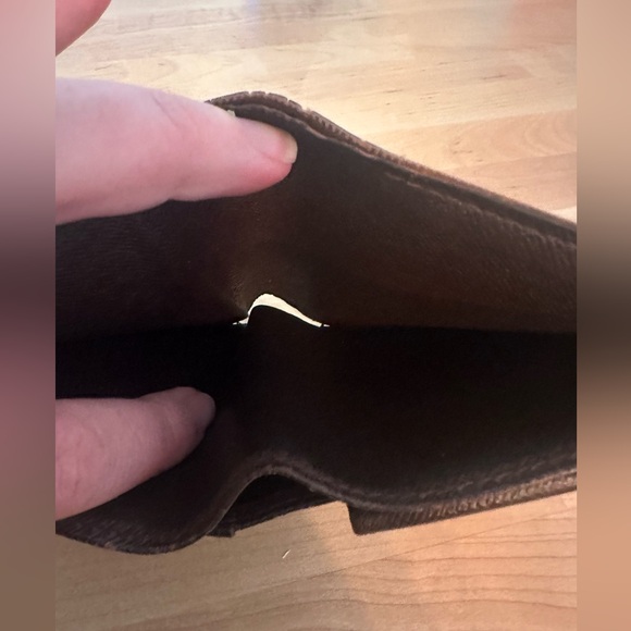 Men’s Louis Vuitton Damien Bifold Wallet - Picture 4 of 12